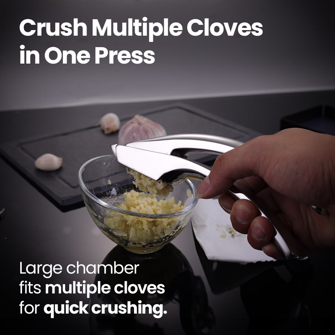 Crush multiple cloves in one press — large chamber for quick crushing